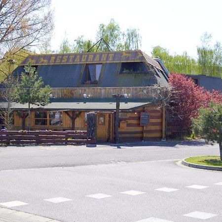 Penzion Ten Bed & Breakfast Пардубице Екстериор снимка