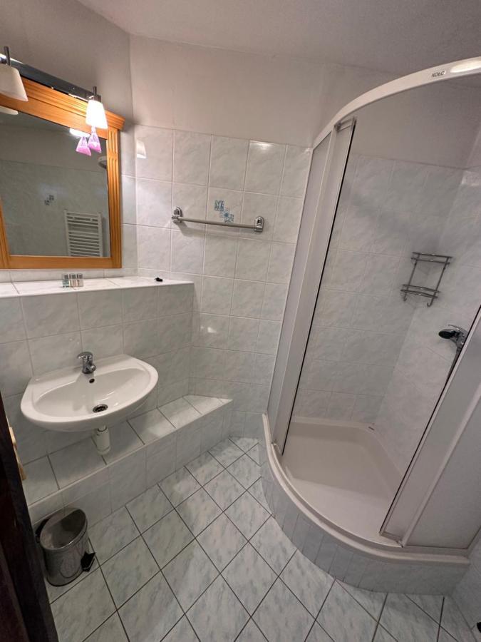 Penzion Ten Bed & Breakfast Пардубице Екстериор снимка